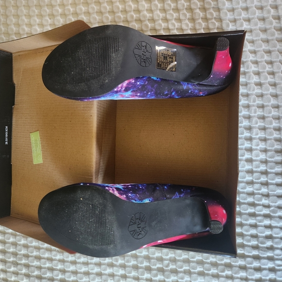 Galaxy Print Women's Heels - Picture 5 of 10